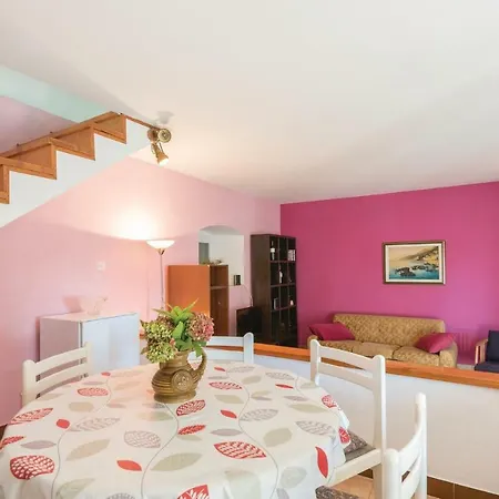Three-bedroom Holiday In Dingac * Gornji Dingac