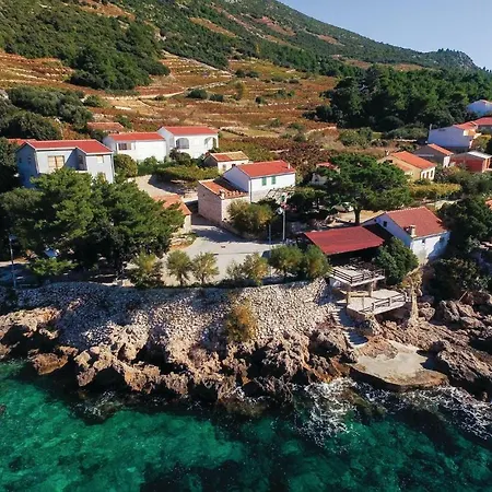Holiday home Three-bedroom Holiday In Dingac