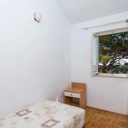 Holiday home Three-bedroom Holiday In Dingac Gornji Dingac