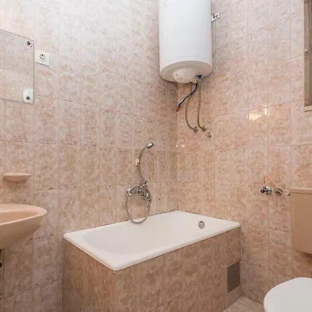 Holiday home Three-bedroom Holiday In Dingac *