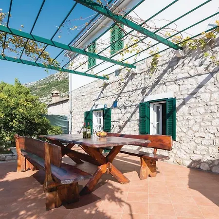 Holiday home Three-bedroom Holiday In Dingac Gornji Dingac