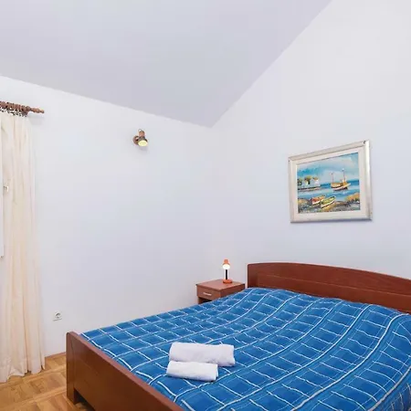Holiday home Three-bedroom Holiday In Dingac